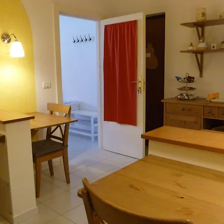 לינה וארוחת בוקר Le Comari Salentine לצ'ה