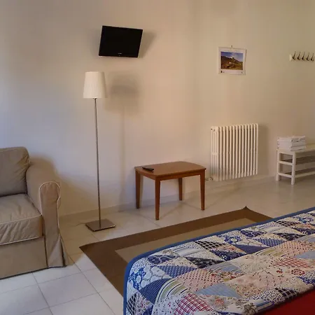 Bed & Breakfast Le Comari Salentine 3*